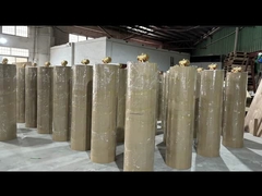 Pemuatan produk perusahaan setiap hari